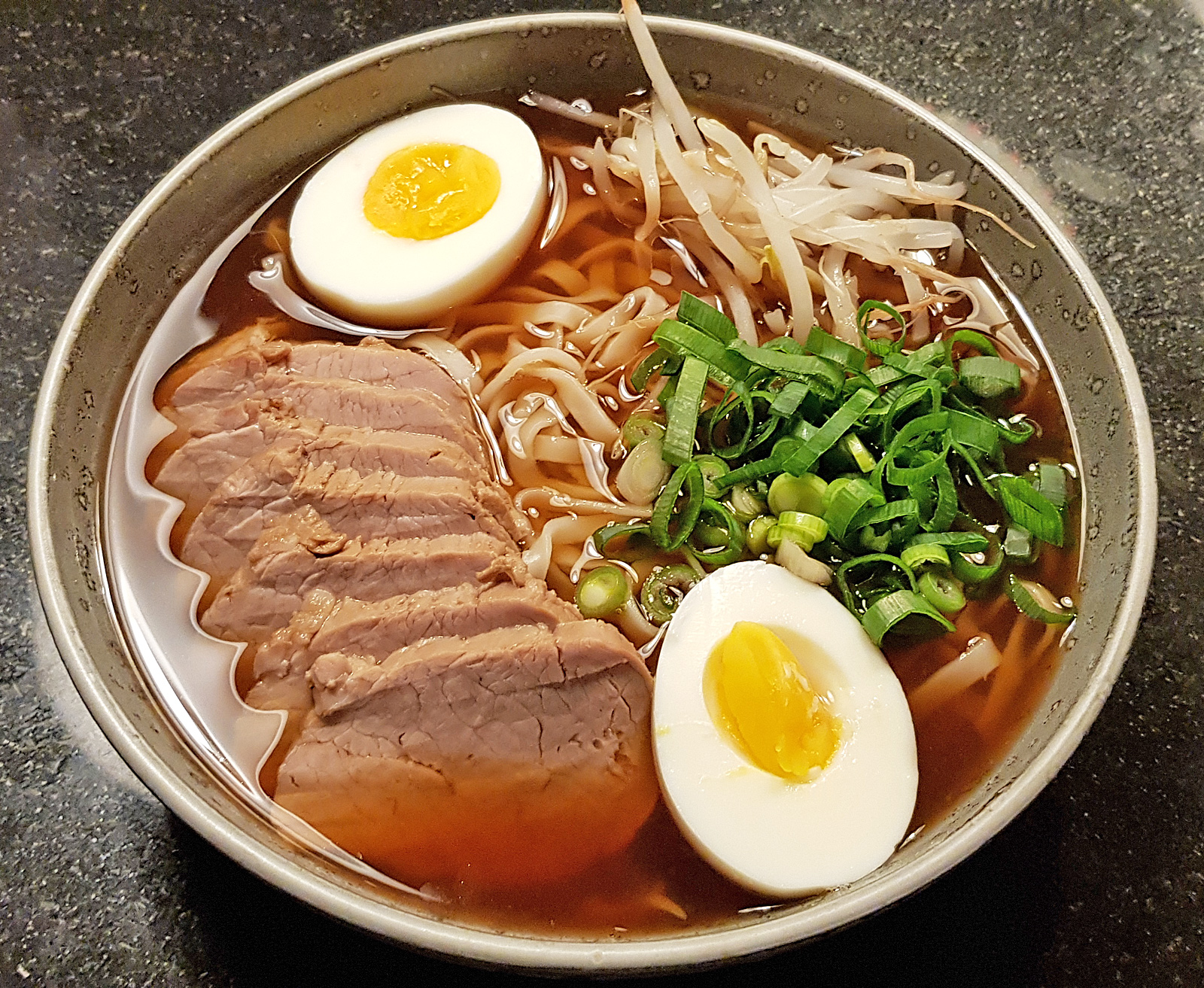 Ramen Nudler Mundfuld